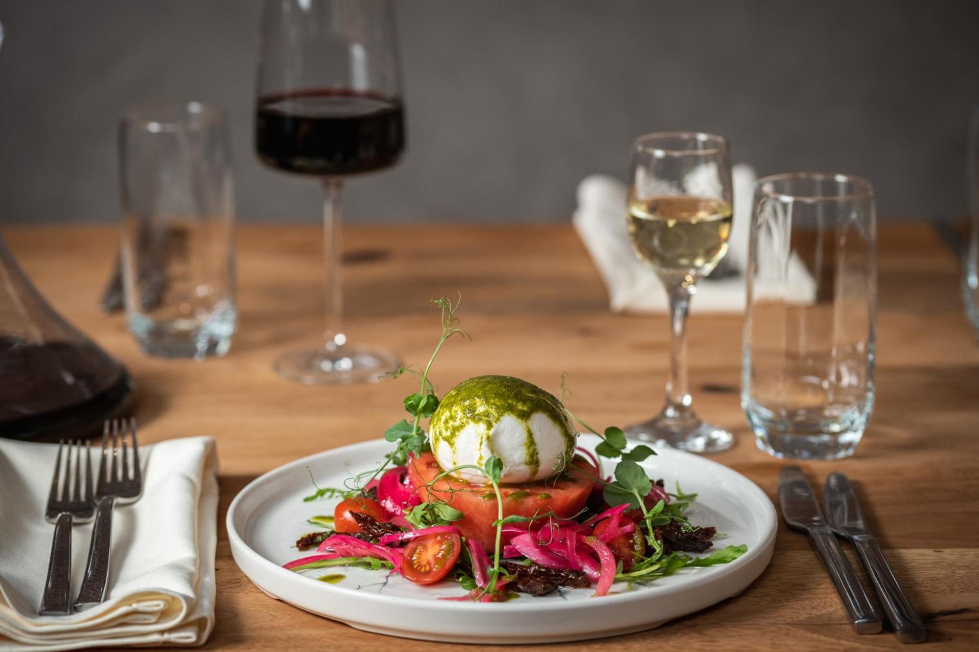 Sante Spa Hotel Welingrad Exterior foto A salad with a poached egg